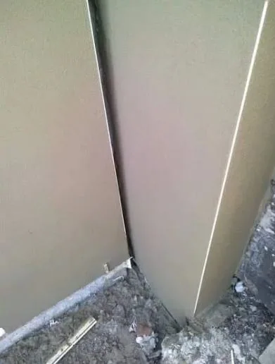 External angle bead running dead straight down a freshly rendered corner