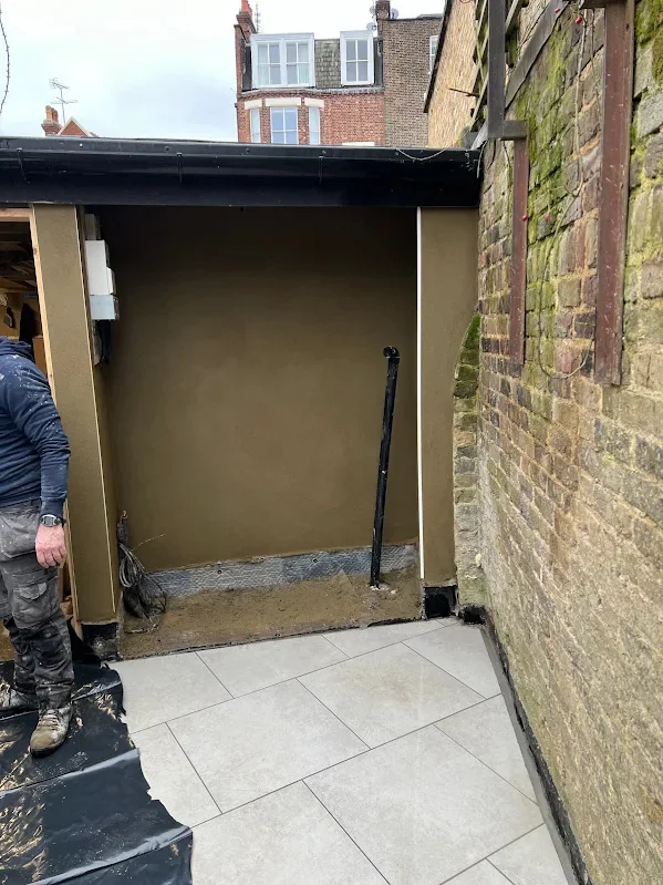 Side passage rendered between the house and the boundary wall